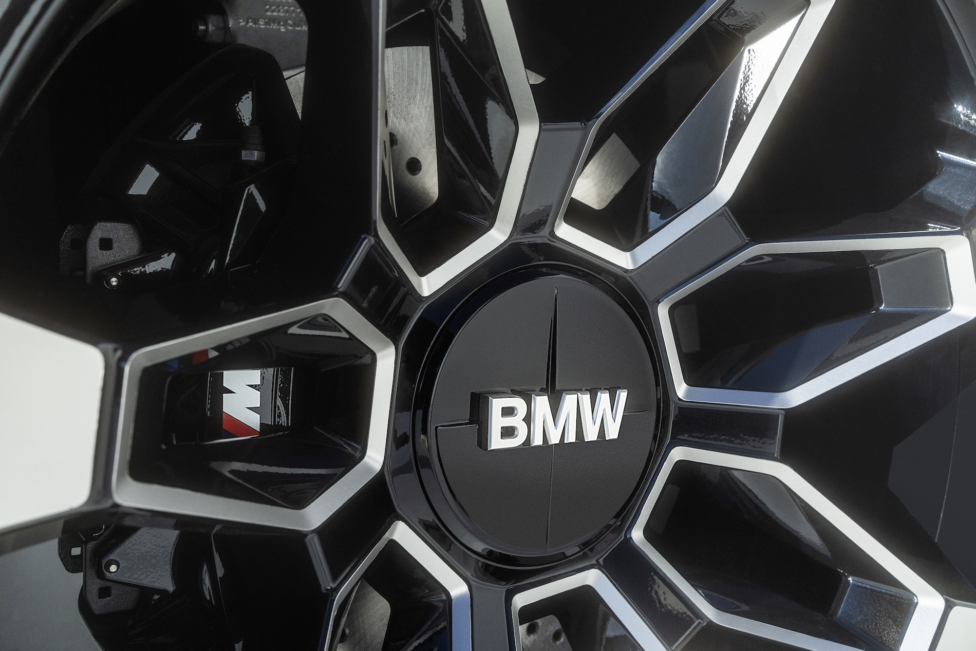Name:  BMW_Concept_XM_11.jpg
Views: 16932
Size:  1.46 MB