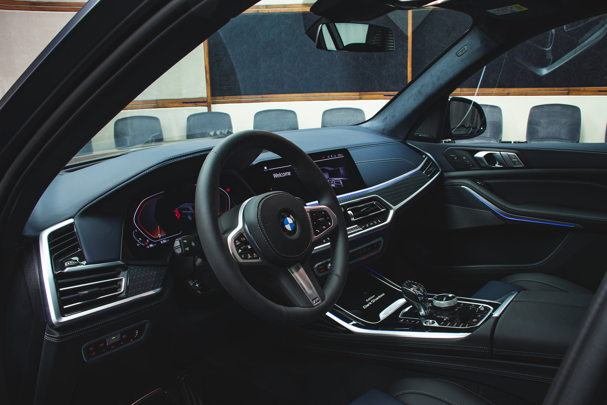 Name:  BMW-X7-Dark-Shadow-Edition-Interieur-Nachtblau-Schwarz-Abu-Dhabi-01.jpg
Views: 10843
Size:  395.8 KB