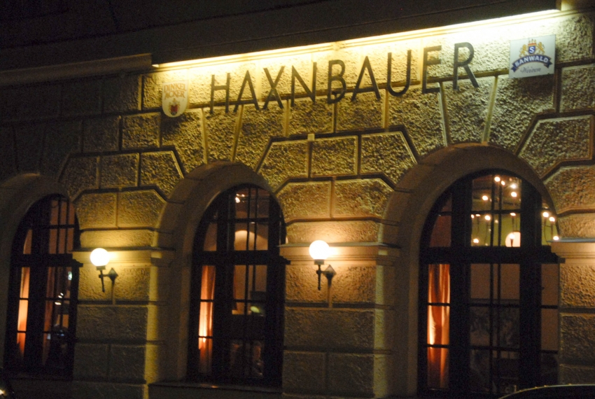 Name:  Haxnbauer im Scholastikahaus .jpg
Views: 12138
Size:  412.3 KB