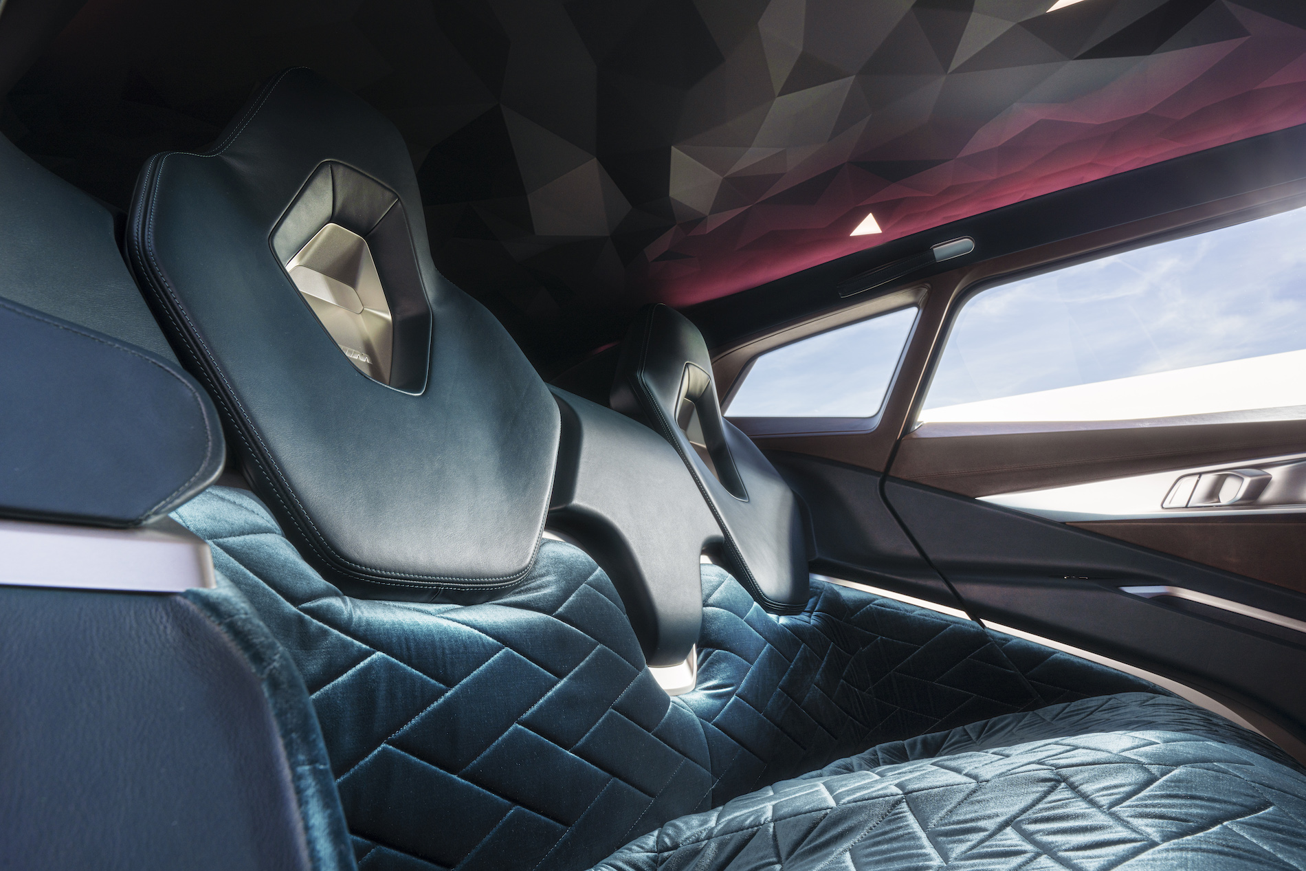 Name:  BMW_Concept_XM_13.jpg
Views: 17078
Size:  850.4 KB