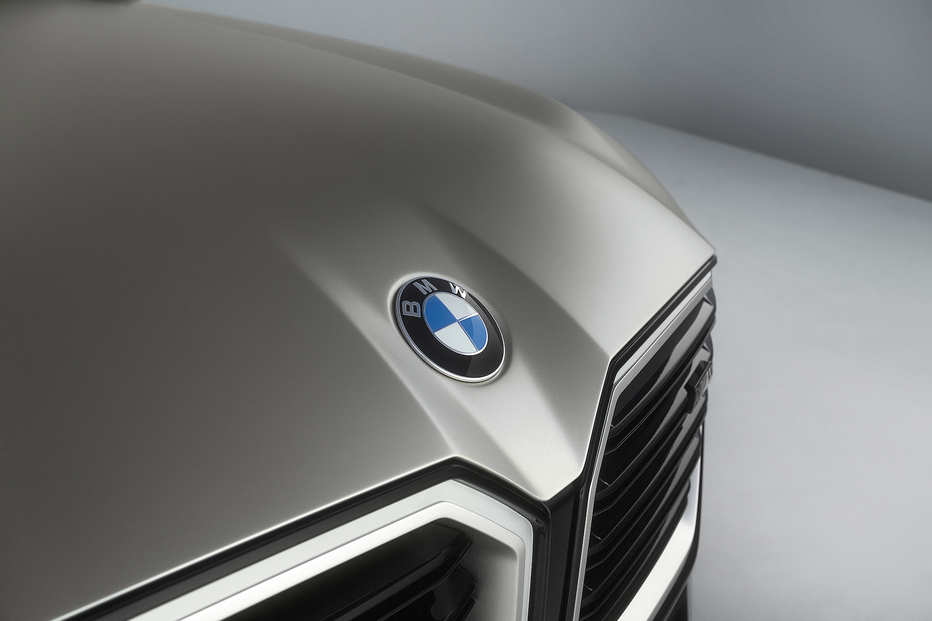 Name:  BMW_Concept_XM_07.jpg
Views: 17136
Size:  1.17 MB
