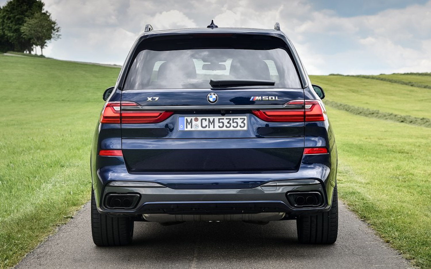 Name:  rear view BMW X7 M50i 2020_0.jpg
Views: 365
Size:  288.7 KB