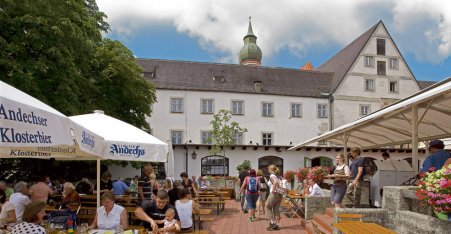 Name:  Kloster Andrechs  10_by_andechs_kloster_biergarten_roland_rossner_3_452x.jpg
Views: 13856
Size:  33.9 KB